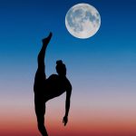 Holdüdvözlet gyakorlatsorozat [chandra namaskar]