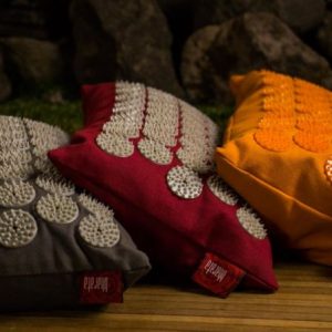 Nyakpárna, akupresszúrás nyakmasszírozó párna