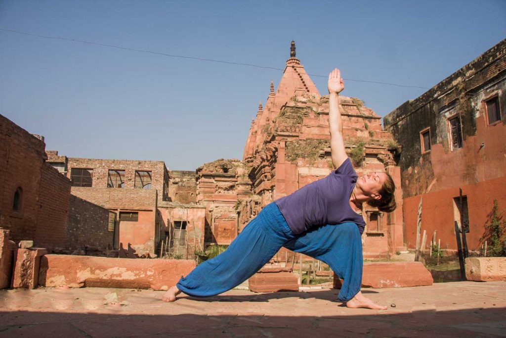 Online jóga Szabó Szilvia Jógamájával