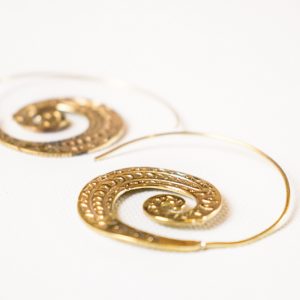 Nagy rézkarika spirál fülbevaló