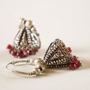 Kis Vimana vörös üveggyöngyökkel