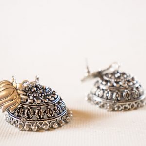 Ezüstözött Vimana aranyozott lótusszal