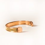 Csík mintás mágneses réz karperec - Bharata Webshop